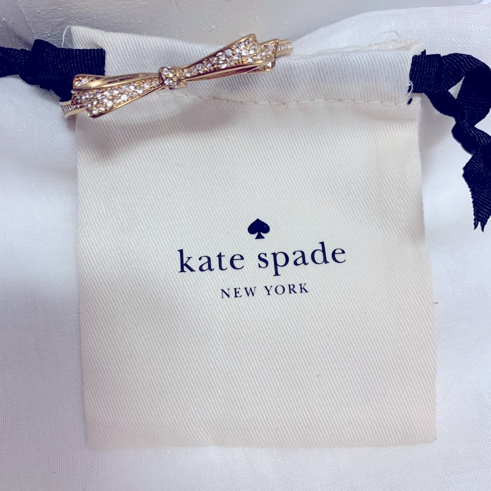 Kate Spade gold bow clasp bracelet - Picture 1 of 2